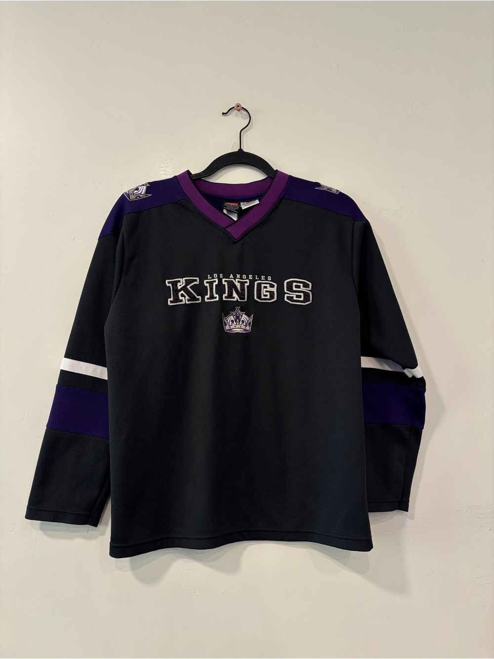 Vintage Nike LA Kings Long Sleeve V-Neck Shirt Jersey Youth L Black Purple NHL